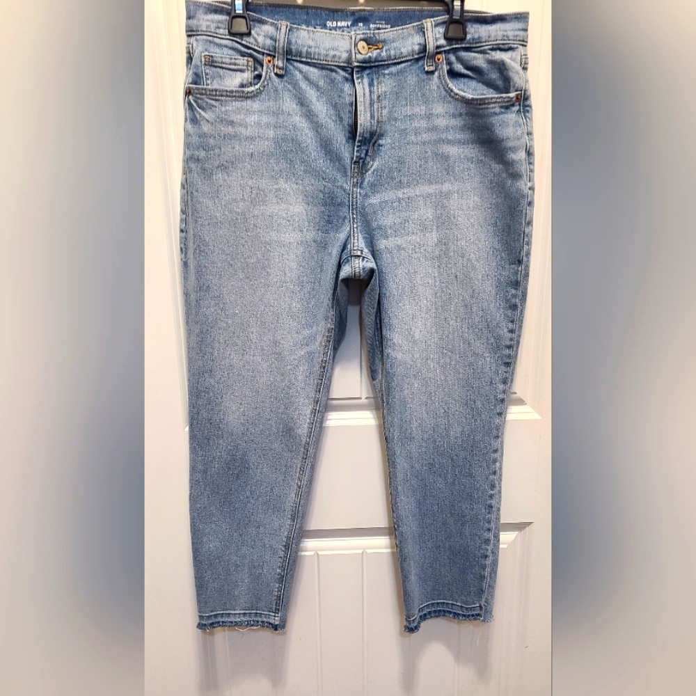 Old Navy Women's Light Boyfriend Blue Jeans